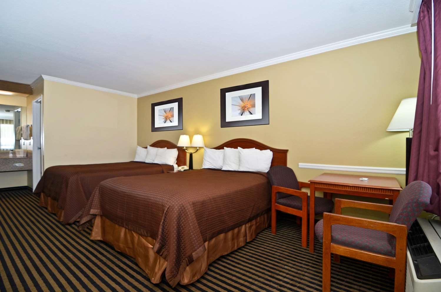 Best Western - Mckenzie Motel Bagian luar foto