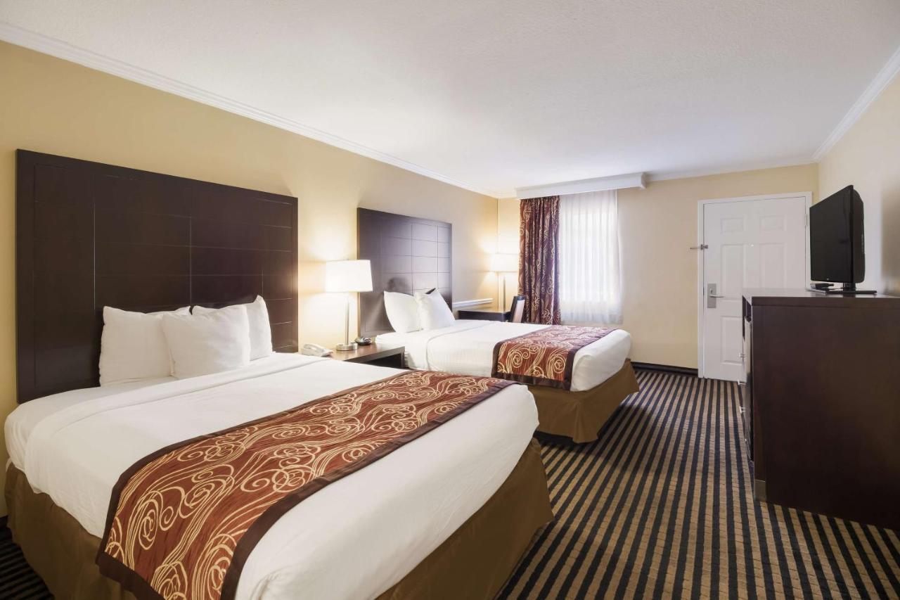 Best Western - Mckenzie Bagian luar foto
